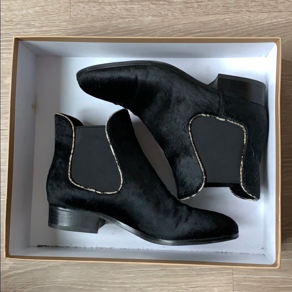 Nicole Miller Artelier black boots